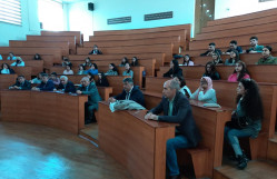 Professorun təqdimatında növbəti elmi seminar