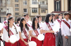 BDU-nun nəzdində “Gənc istedadlar” liseyində “Son zəng”