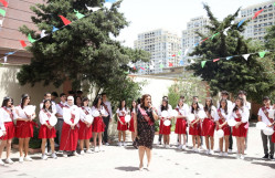 BDU-nun nəzdində “Gənc istedadlar” liseyində “Son zəng”