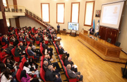 Bilkent Universitetinin professorunun mühazirəsi