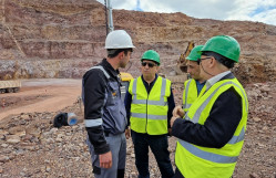 Geologiya fakültəsinin bir qrup profesor-müəllim və tələbə heyətinin "AzerGold" QSC-nin Çovdar Filiz Emalı Sahəsinə tanıtım-təcrübə səyahəti həyata keçirilib