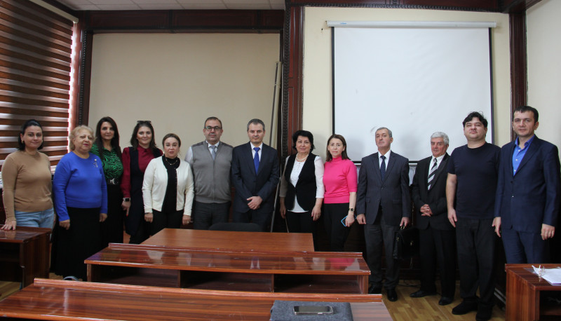 Zəhra Səmədovanın təqdimatında elmi seminar keçirilib