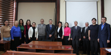 Zəhra Səmədovanın təqdimatında elmi seminar keçirilib