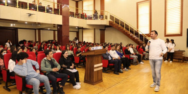 BDU-nun SABAH tələbələrinə “İngilis dilini öyrən – sıfırdan sonsuzadək” mövzusunda təlim keçirilib