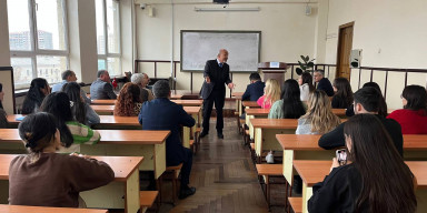 Türkiyənin Kastamonu Universitetinin professoru BDU-da mühazirə deyib