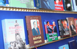 BDU-da “Heydər Əliyev -100” adlı kitab sərgisi