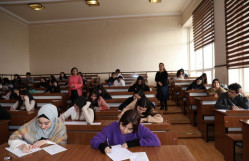 Qış imtahan sessiyası uğurla davam edir