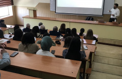 Vayoming Universitetinin elmi işçisi tərəfindən seminarı keçirildi