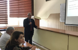 Vayoming Universitetinin elmi işçisi tərəfindən seminarı keçirildi