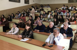 Vayoming Universitetinin elmi işçisi tərəfindən seminarı keçirildi