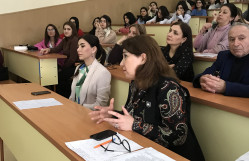 Vayoming Universitetinin elmi işçisi tərəfindən seminarı keçirildi