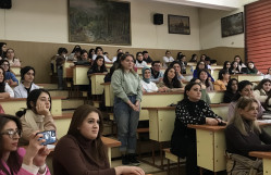 Vayoming Universitetinin elmi işçisi tərəfindən seminarı keçirildi