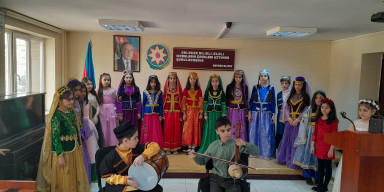 “Gənc istedadlar” liseyində “Yurdumuza yaz gəlir...” adlı ədəbi-bədii kompozisiya təşkil olunub