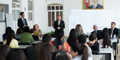 DOST Agentliyinin nümayəndə heyətinin BDU-nun Sosial iş ixtisasında təhsil alan tələbələri ilə görüşü