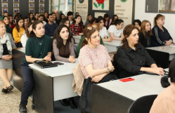 BDU-da “Autizmli uşaqlarla sosial iş” mövzusunda elmi seminar