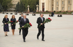 BDU Gəncədə Mir Cəlal adına 39 nömrəli tam orta məktəbə kompüter və kitablar hədiyyə edib