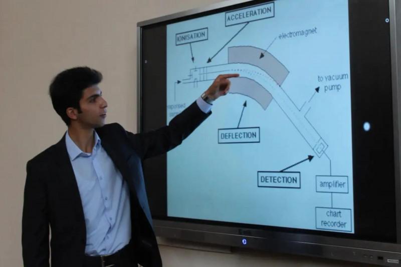 "Kütlə spektroskopiyası metodu" mövzusunda elmi seminar