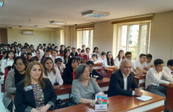 BDU-nun nəzdində “Gənc istedadlar” liseyində “Xalqa bağışlanan ömür” adlı ədəbiyyat gecəsi