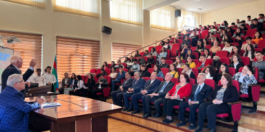 Zəfər Gününə həsr olunmuş “Şeir və incəsənət günü" adlı tədbir keçirilib.