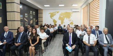 BDU-da coğrafiya elmləri doktoru, professor Vüsət Əfəndiyevin 70 illik yubileyinə həsr olunmuş Respublika elmi seminarı