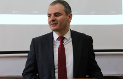 Ayan Mirzəyevanın təqdimatında elmi seminar