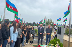 BDU-nun Kimya, Ekologiya və torpaqşünaslıq fakültələrinin müəllim-tələbə heyəti II Fəxri xiyabanı ziyarət edib