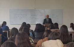 Bu gün Bakı Dövlət Universitetində ilk dərs günündən 104 il ötür.