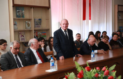 BDU-nun Ekoloji kimya kafedrasının müdiri ADPU-da Ulu Öndər Heydər Əliyevin 100 illik yubileyinə həsr olunmuş elmi seminarda iştirak edib