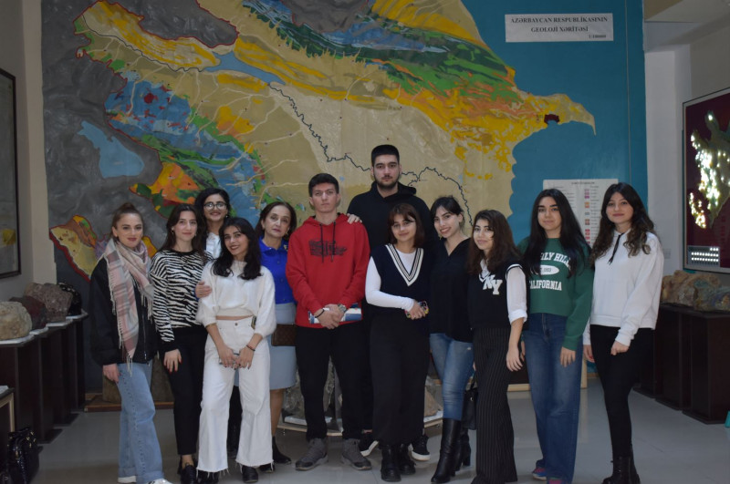 BDU tələbələrinə Azərbaycan Geologiya Muzeyində interaktiv dərs keçilib