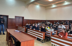 Fizika fakültəsi Tələbə Elmi Cəmiyyətinin elmi seminarı keçirilib