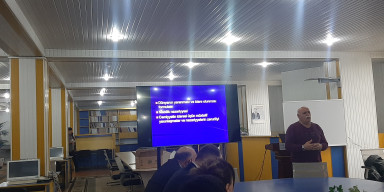 Fizika fakültəsinin elmi seminarında fərdi inkişaf yolları barədə danışılıb