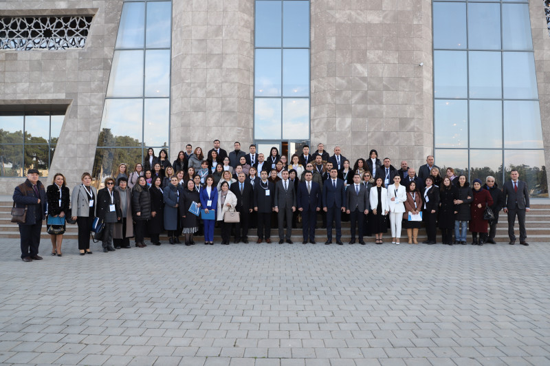 Dilçi alimlərimiz Neftçalada beynəlxalq elmi konfransda