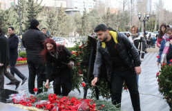 Kollektivimiz “Ana harayı” abidəsini ziyarət edib