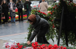 Tələbələrimiz "Ana harayı" abidəsini ziyarət ediblər