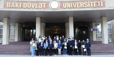 Rektor Elçin Babayev “Robotex Azərbaycan”da qalib gələn BDU komandalarının üzvləri ilə görüşüb