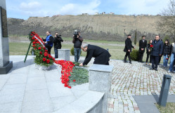 BDU rəhbərliyi və tələbələri Quba Soyqırımı Memorial Kompleksini ziyarət edib