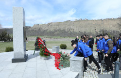 BDU rəhbərliyi və tələbələri Quba Soyqırımı Memorial Kompleksini ziyarət edib