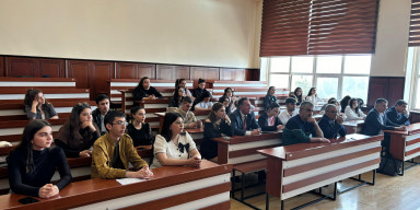 Fizika fakültəsi Tələbə Elmi Cəmiyyətinin elmi seminarı keçirilib