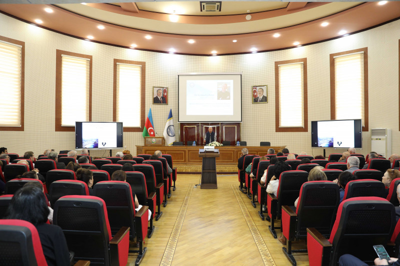 İspaniyanın Donastiya Beynəlxalq Fizika Mərkəzi və Bask Universitetinin professoru BDU-da elmi seminar keçib