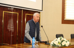 İspaniyanın Donastiya Beynəlxalq Fizika Mərkəzi və Bask Universitetinin professoru BDU-da elmi seminar keçib