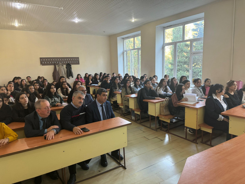 Fizika fakültəsi Tələbə Elmi Cəmiyyətinin elmi seminarı keçirilib