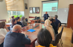 Astrofizika kafedrasının elmi seminarında simbiotik ulduzlar barədə danışılıb