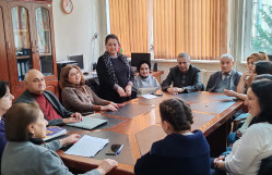 “Rus dili dərslərində leksik materialın üzərində işləmə üsulları” mövzusunda elmi seminar