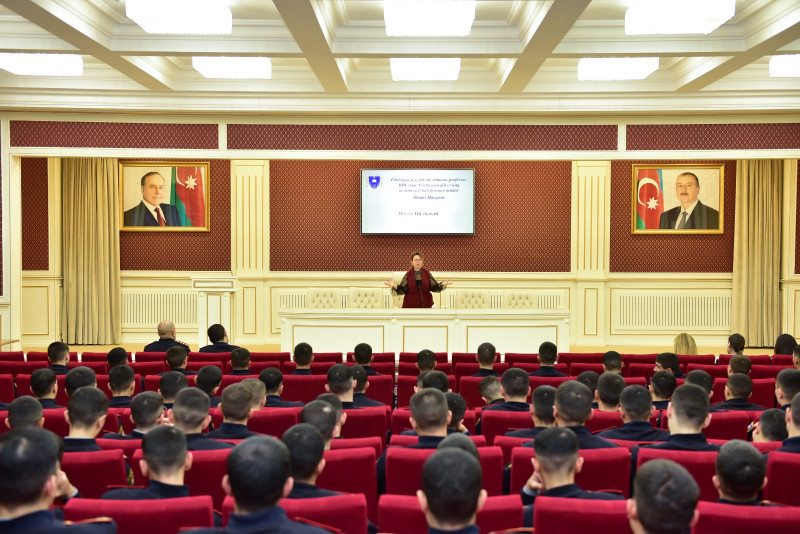 Professor İlhamə Hacıyeva Polis Akademiyasının kursantlarına mühazirə oxuyub