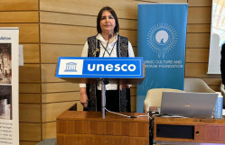 Professor Yeganə İsmayılova “Divanü lüğat-it-türk” əsərinin 950 illiyi ilə əlaqədar UNESCO çərçivəsində keçirilən beynəlxalq konfransda iştirak edib