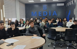 "Media FM” radiostansiyasının təsisçisi Rüstəm Əliyev BDU-nun Jurnalistika fakültəsinin qonağı olub