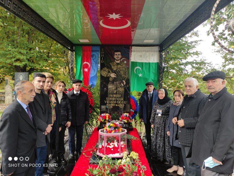 BDU-nun kollektivi şəhid məzunlar Şəhriyar Həbibinin və Fikrət Zeynallının ailələrini ziyarət edib