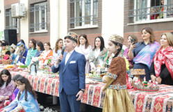 BDU-nun nəzdində “Gənc istedadlar” liseyində Novruz şənliyi