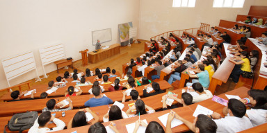 Türkiyənin Eskişehir Teknik Universitetinin professoru BDU-da mühazirə oxuyub