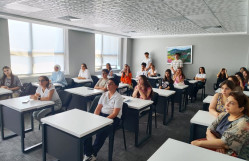 BDU əməkdaşları təhsil sərgisində abituriyentlər üçün infossesiya keçirib